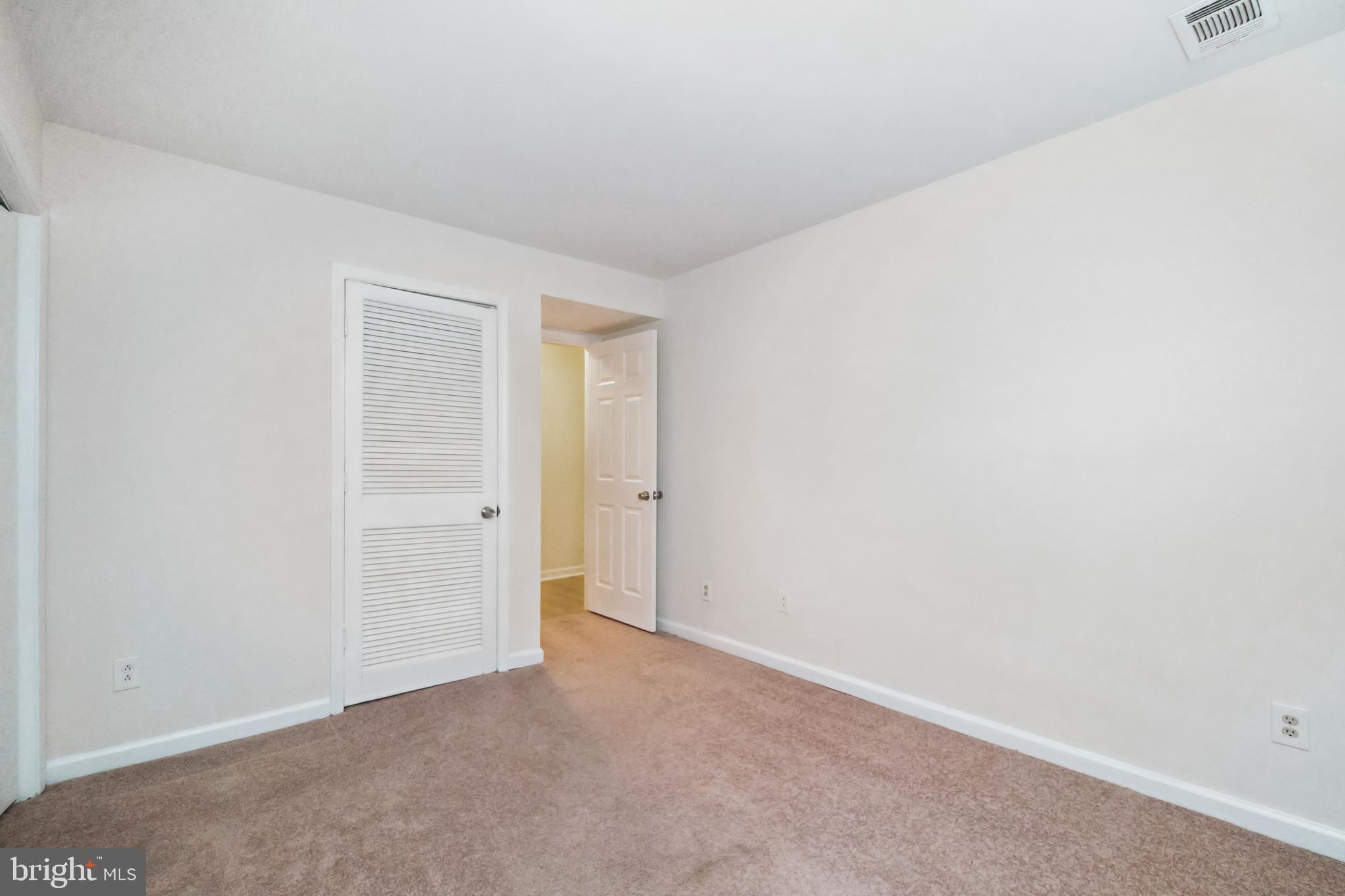8312 Kingsgate Road, Unit 534 Springfield, VA 22152 - Photo 23 of 32 a view of an empty room
