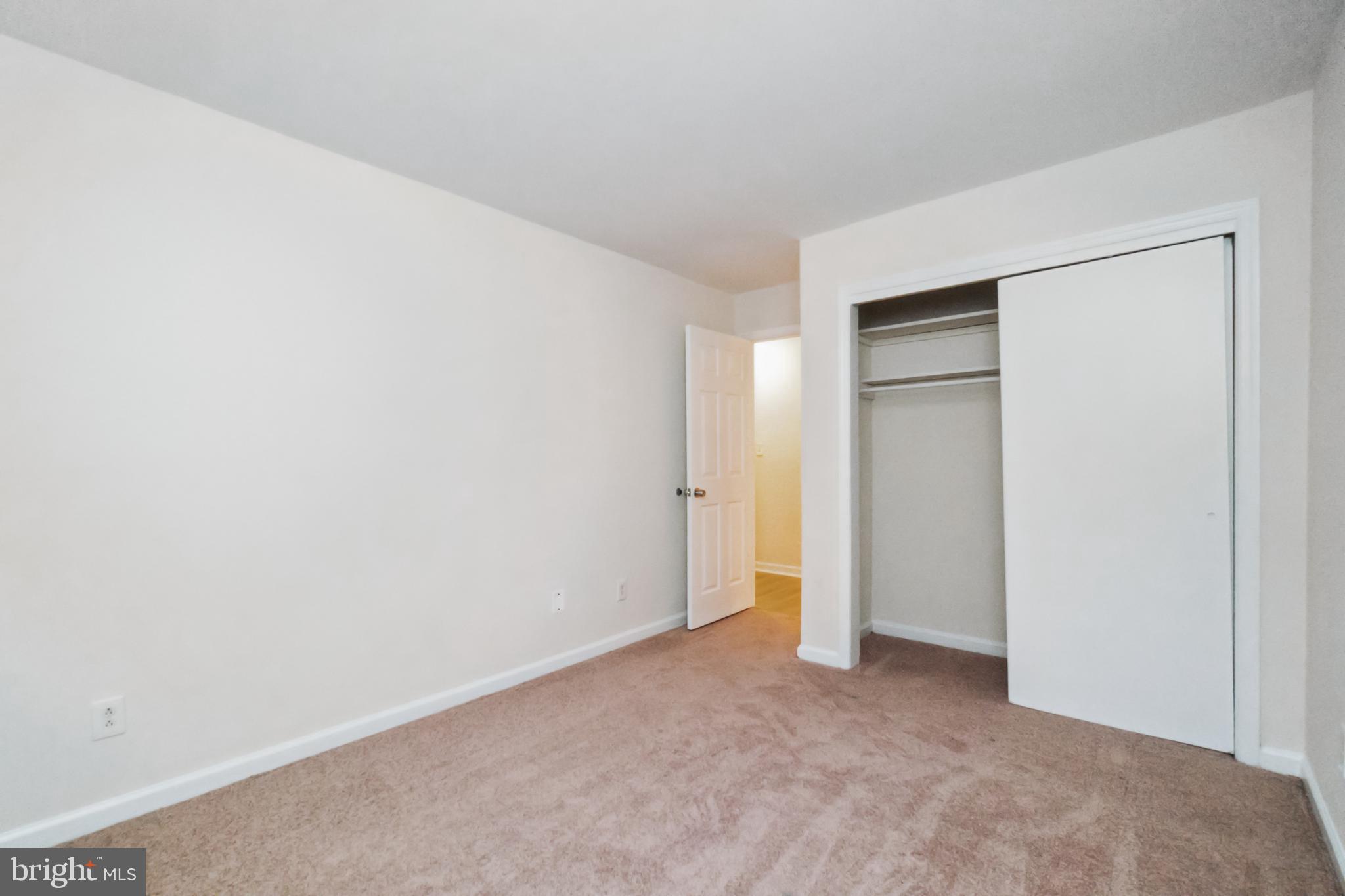 8312 Kingsgate Road, Unit 534 Springfield, VA 22152 - Photo 27 of 32 a view of an empty room