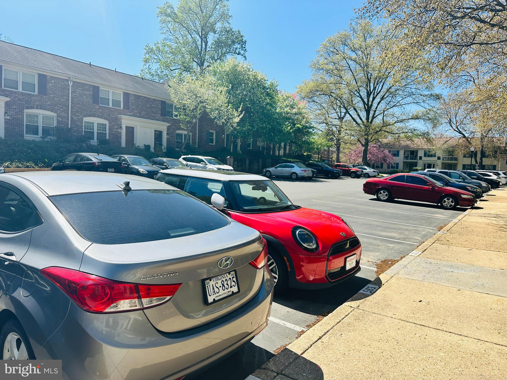 8312 Kingsgate Road, Unit 534 Springfield, VA 22152 - Photo 4 of 32 a view of outdoor space with swimming pool and patio