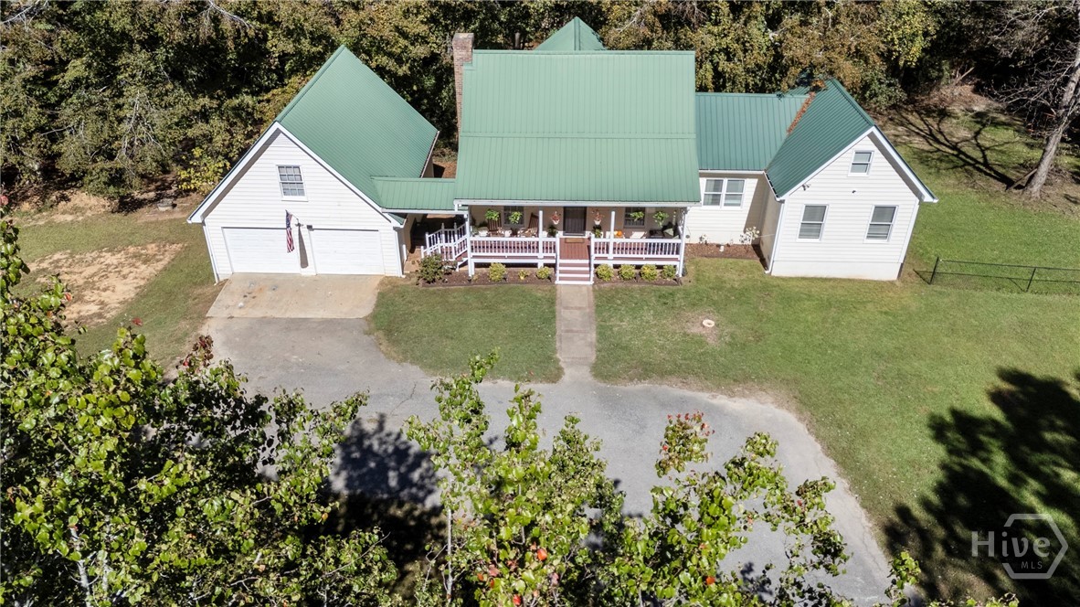 1579 Shoal Creek Road Colbert, GA 30628 - Photo 2 of 42 4 Bedrooms & a Separate Bonus Room plus 3 full baths! Garage can be finished for an apartment also!