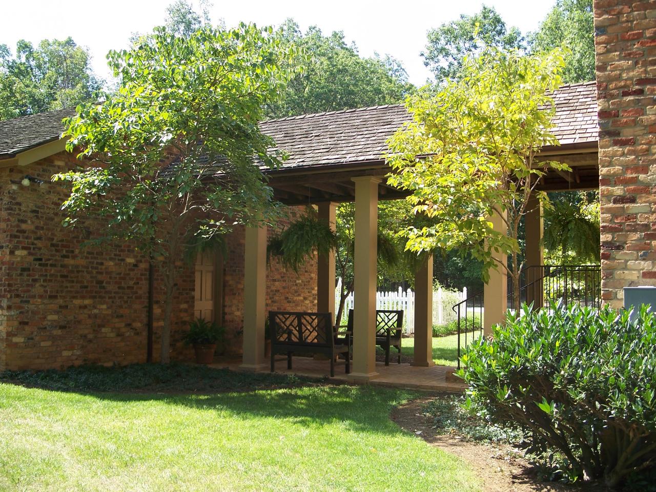 1914 Grove Hill Road Fincastle, VA 24090 - Photo 4 of 18 Portico, back