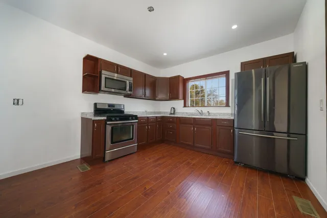 $160,000 | 219 Calvert Avenue, Chadwick, IL 61014