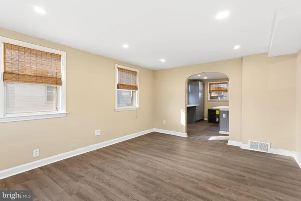 $2,450 | 112 Juliana Terrace, Darby, PA 19023