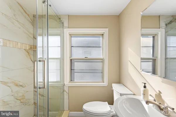 $2,450 | 112 Juliana Terrace, Darby, PA 19023