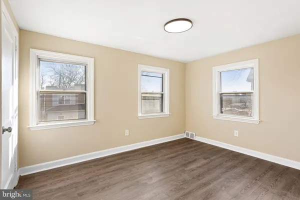 $2,450 | 112 Juliana Terrace, Darby, PA 19023