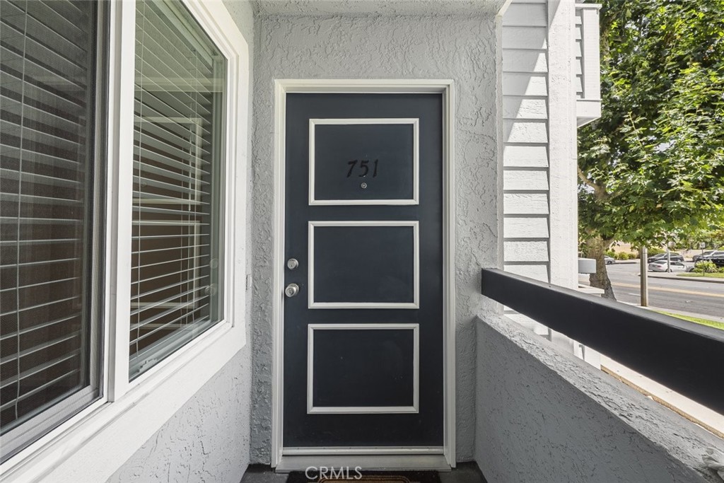 26941 Rainbow Glen Drive, Unit 751 Santa Clarita, CA 91351 - Photo 2 of 34 a view of an entryway of the house