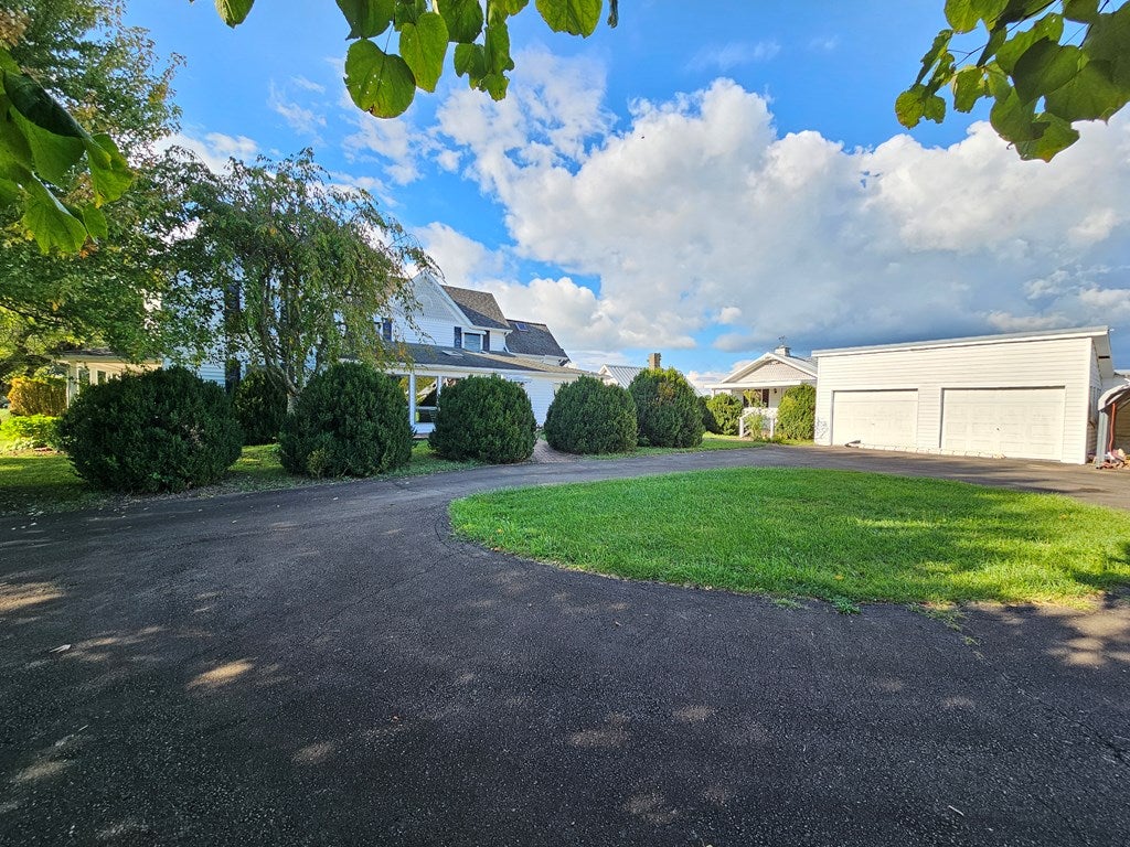 589 Fairview Road Galax, VA 24333 - Photo 8 of 68 Gallery Image 8