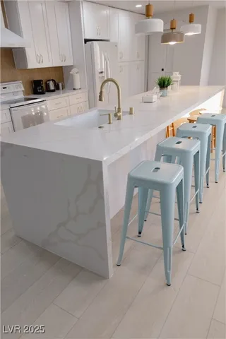 $4,500 | 2175 South Lindell Road, Las Vegas, NV 89146