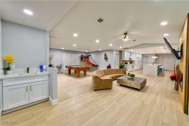 $4,500 | 2175 South Lindell Road, Las Vegas, NV 89146