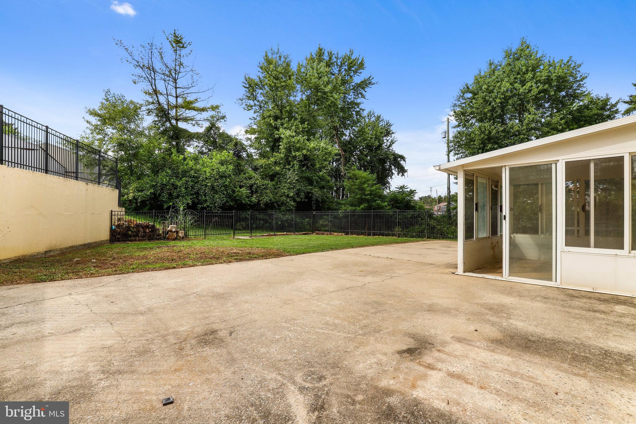 23330 Ridge Road Germantown, MD 20876 - Photo 28 of 38 Gallery Image 28