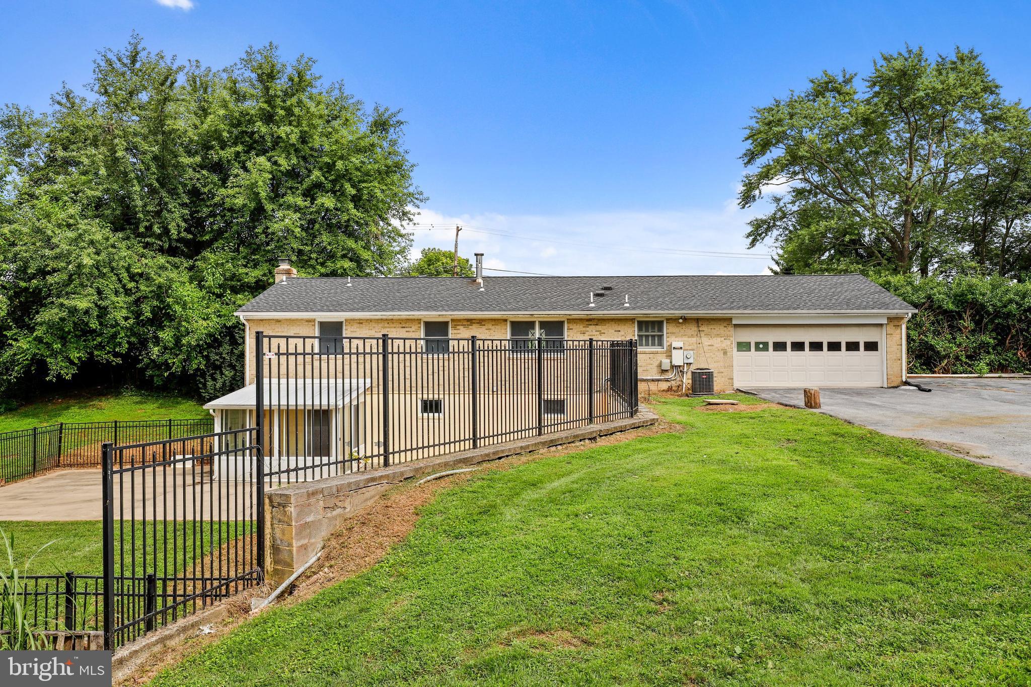 23330 Ridge Road Germantown, MD 20876 - Photo 32 of 38 Gallery Image 32