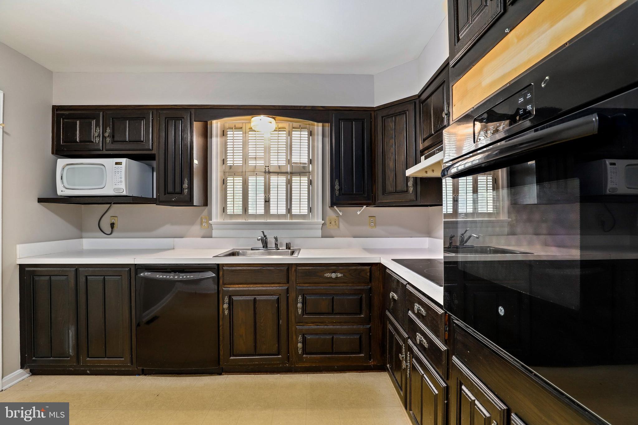 23330 Ridge Road Germantown, MD 20876 - Photo 10 of 38 Gallery Image 10
