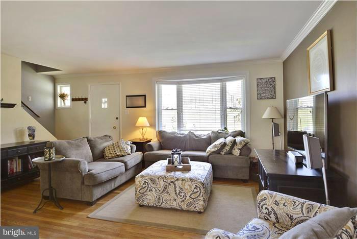 4002 Elby Street Silver Spring, MD 20906 - Photo 7 of 20 Living Room