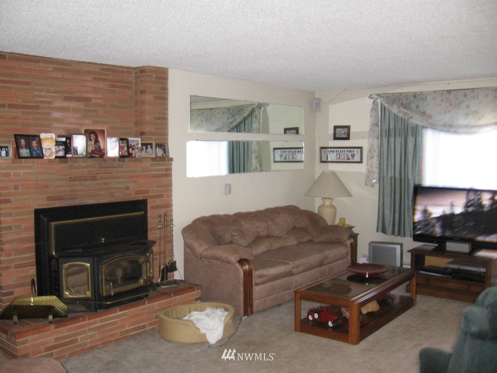 151 Rainbow Heights Road Kelso, WA 98626 - Photo 3 of 25 Gallery Image 3