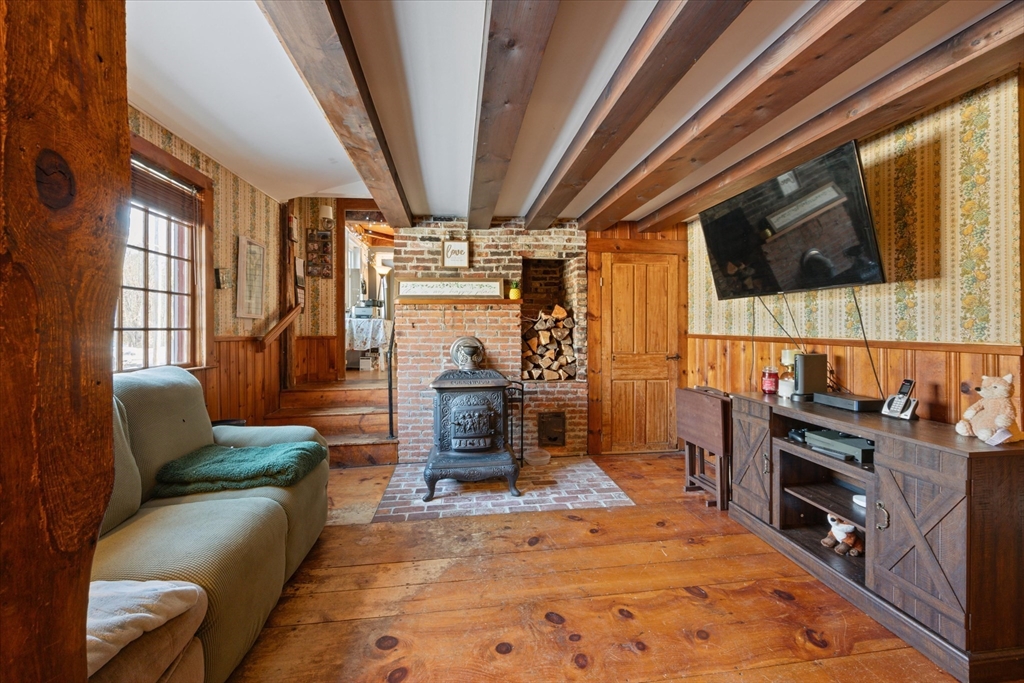 27 Allen Road Ashby, MA 01431 - Photo 3 of 35