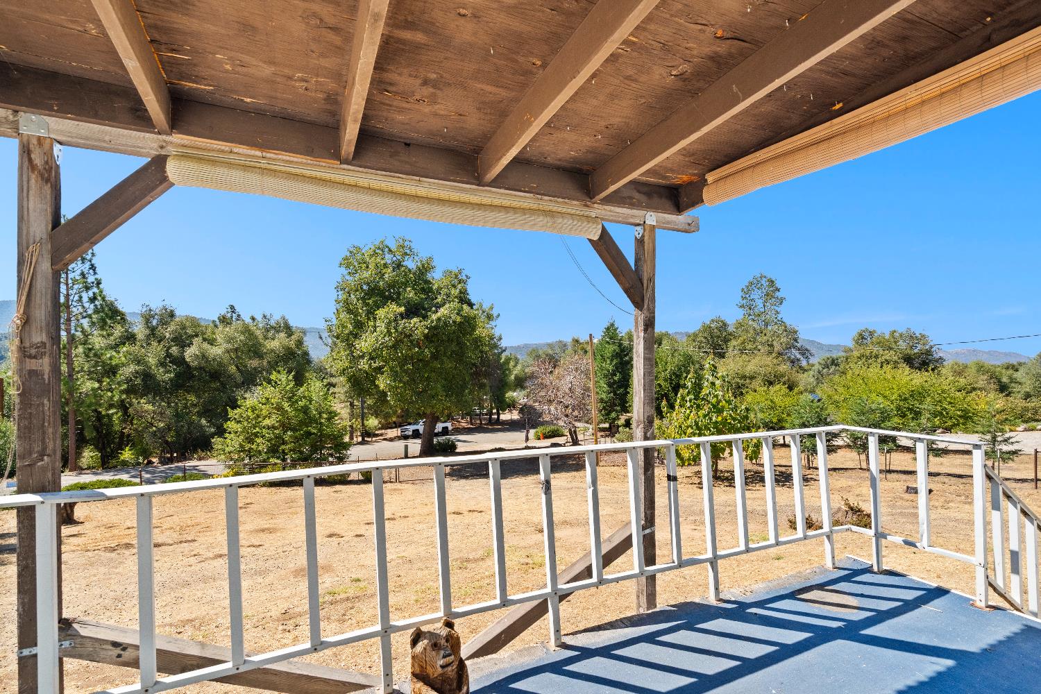40882 Jean Road East Oakhurst, CA 93644 - Photo 20 of 32 a view of a balcony