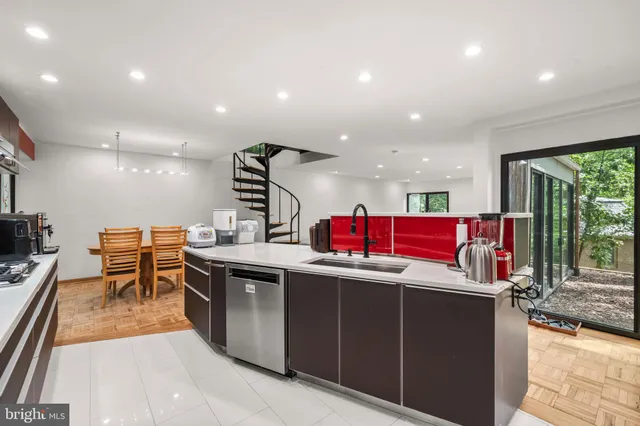 $1,699,000 | 2855 Davenport Street Northwest, Washington, DC 20008