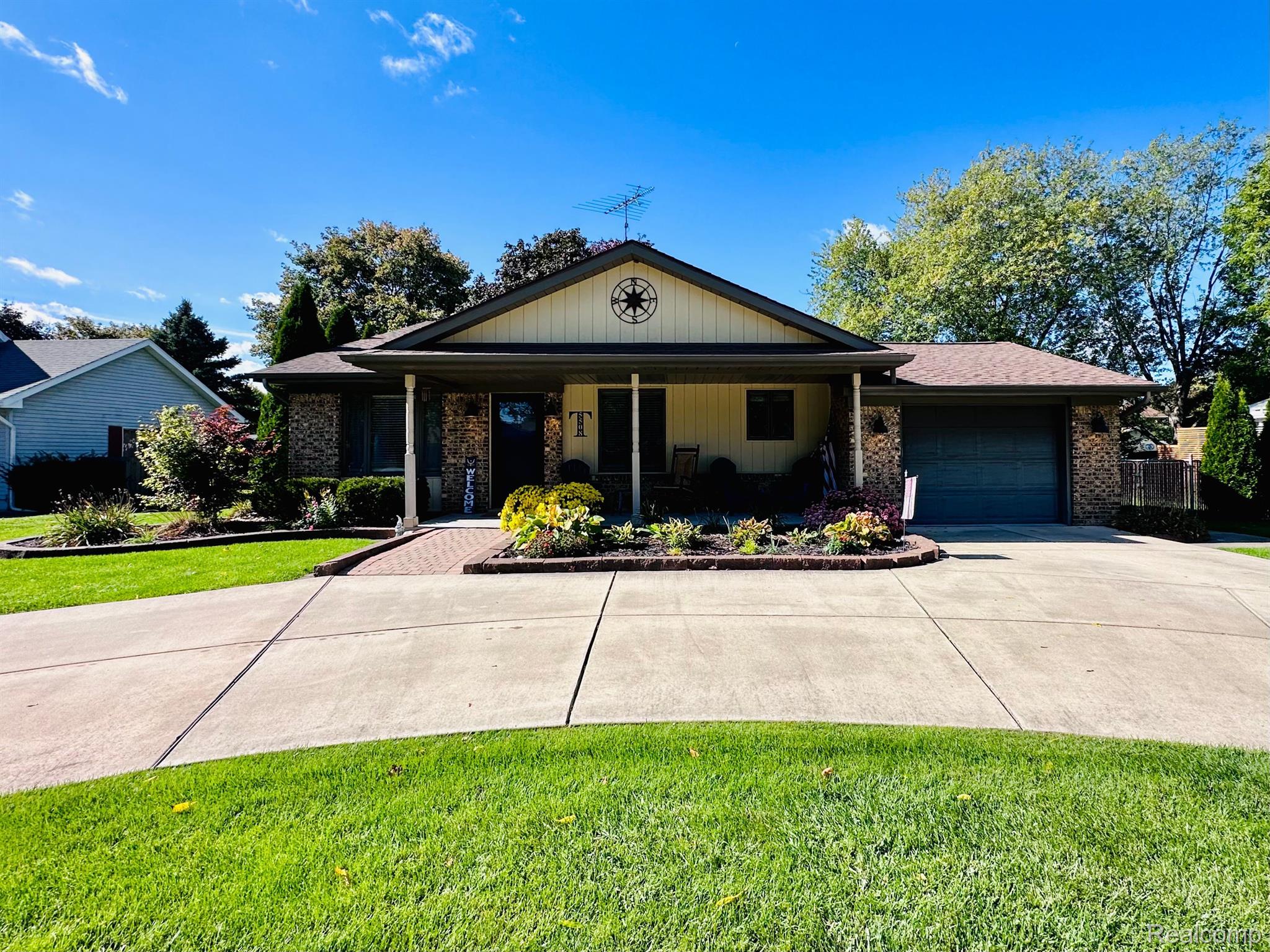5508 Colony Road Grand Blanc, MI 48439 - Photo 1 of 32 Welcome Home!