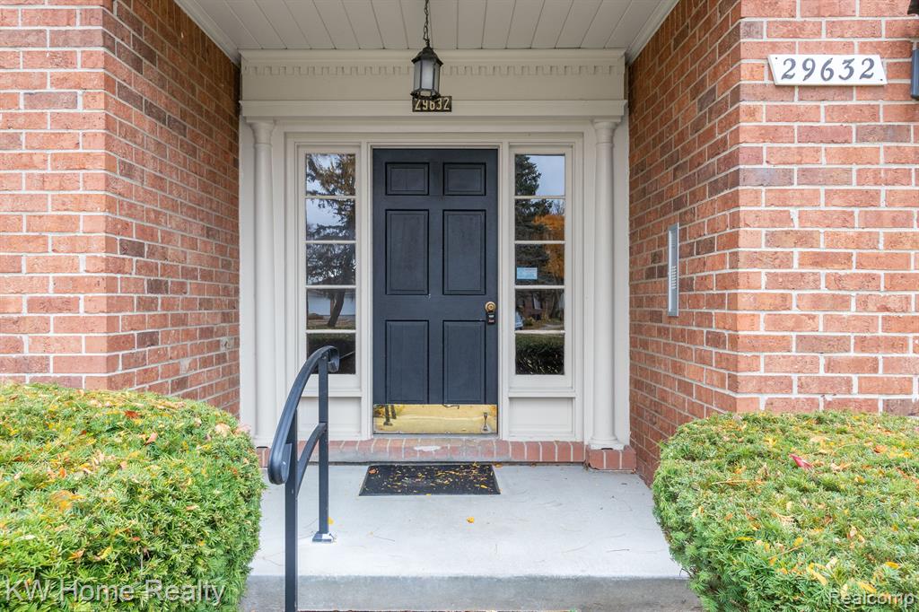 29632 Middlebelt Road, Unit 1703 Farmington Hills, MI 48334 - Photo 4 of 30