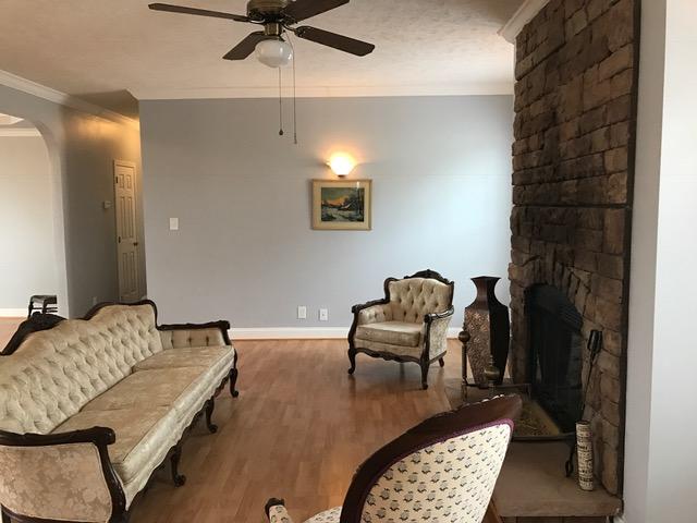 6043 Sandy Ford Road Blue Ridge, VA 24064 - Photo 17 of 44 Living room