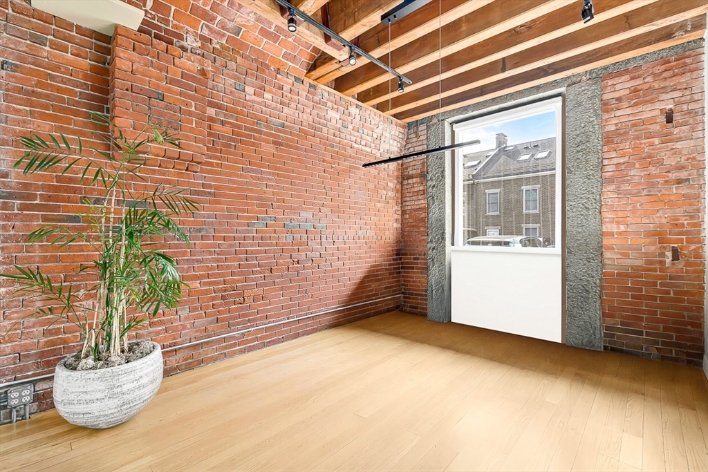 343 Commercial Street, Unit 112 Boston, MA 02109 - Photo 7 of 29