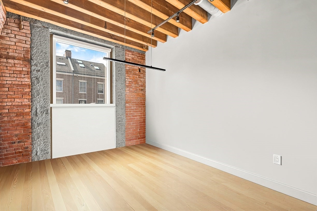 343 Commercial Street, Unit 112 Boston, MA 02109 - Photo 8 of 29