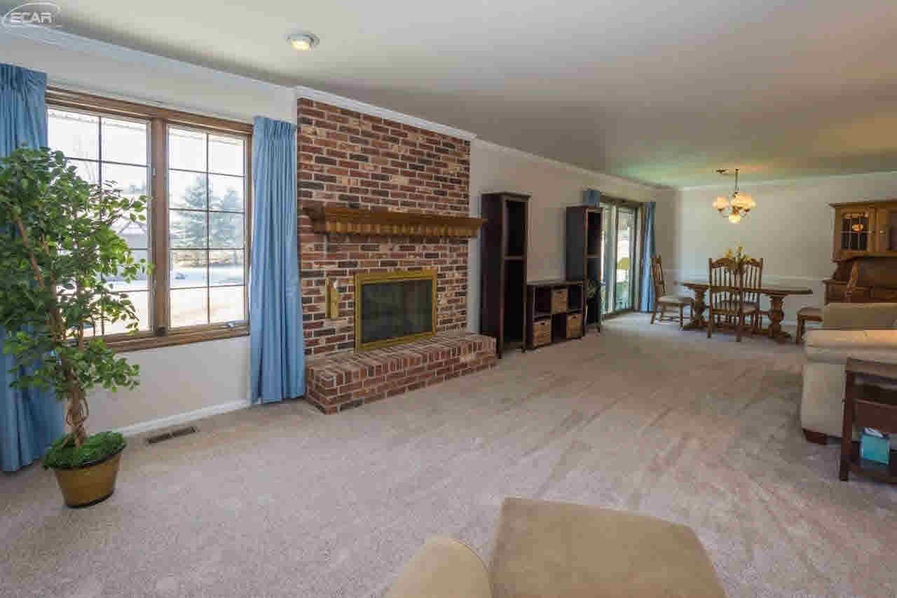 3076 Old Farm Road Flint, MI 48507 - Photo 6 of 19 21272681-5.JPG