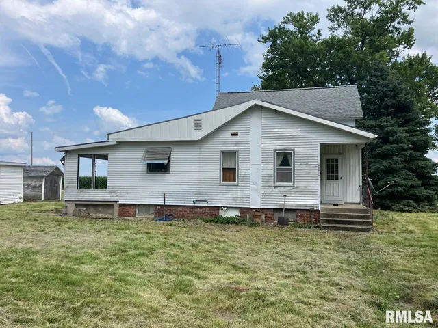 $115,000 | 796 60th Avenue, Roseville, IL 61473