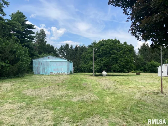 $115,000 | 796 60th Avenue, Roseville, IL 61473