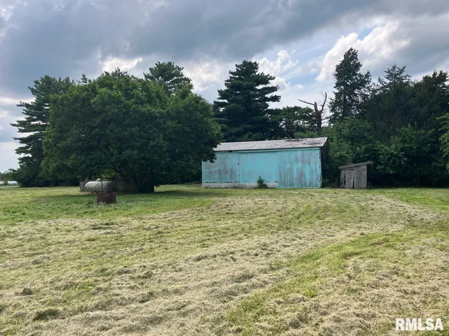 $115,000 | 796 60th Avenue, Roseville, IL 61473