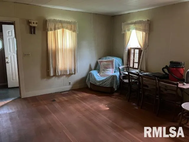 $115,000 | 796 60th Avenue, Roseville, IL 61473