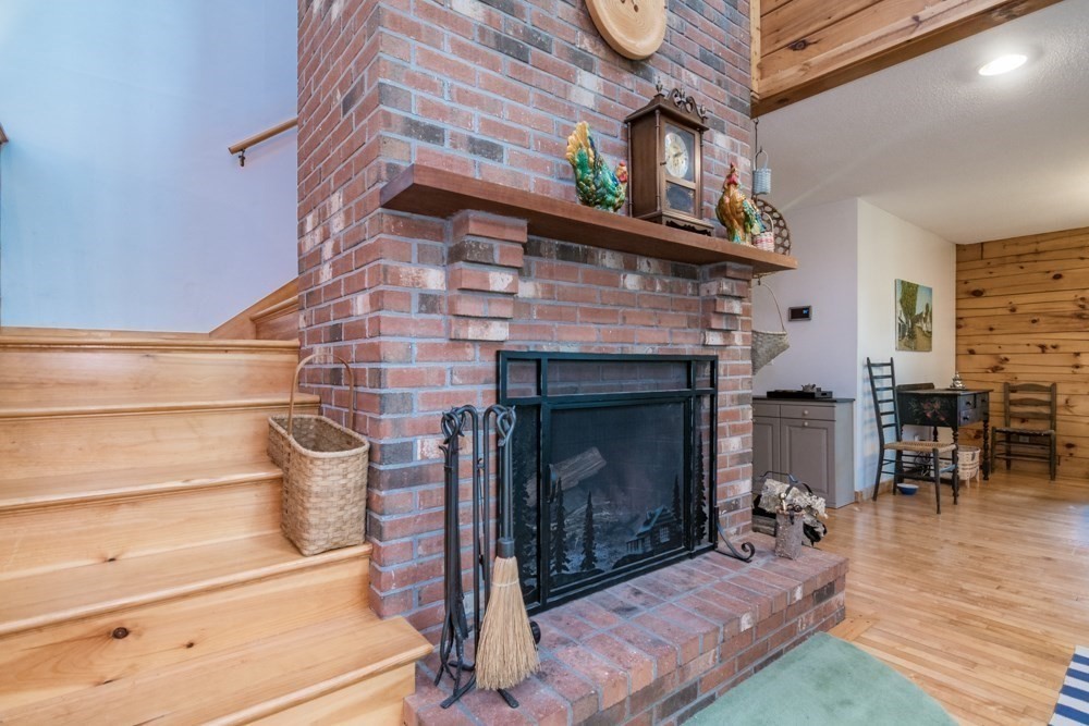 496 Old Post Road Worthington, MA 01098 - Photo 9 of 36