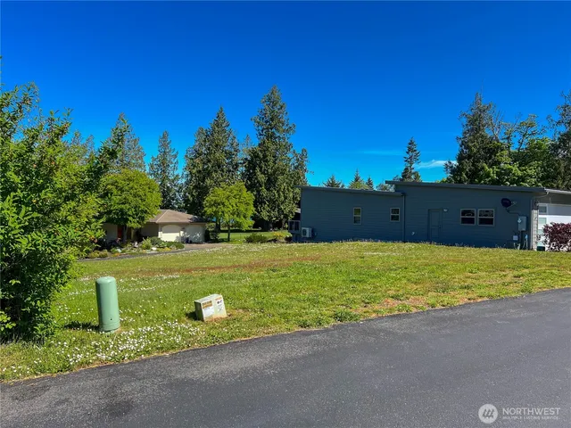 a view of a outdoor space