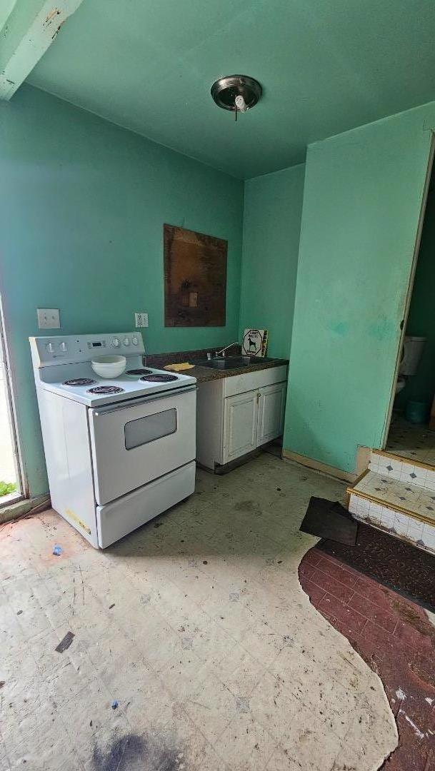 371 East William Street San Jose, CA 95112 - Photo 9 of 9 a room with washing machine and furniture