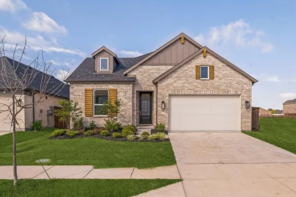 $2,800 | 1046 Bearing Street, Royse City, TX 75189