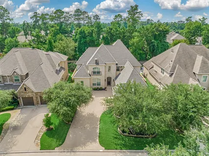 $819,000 | 25 Red Moon Place, The Woodlands, TX 77375