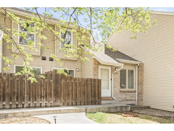 $400,000 | 2106 Meadow Court, Longmont, CO 80501