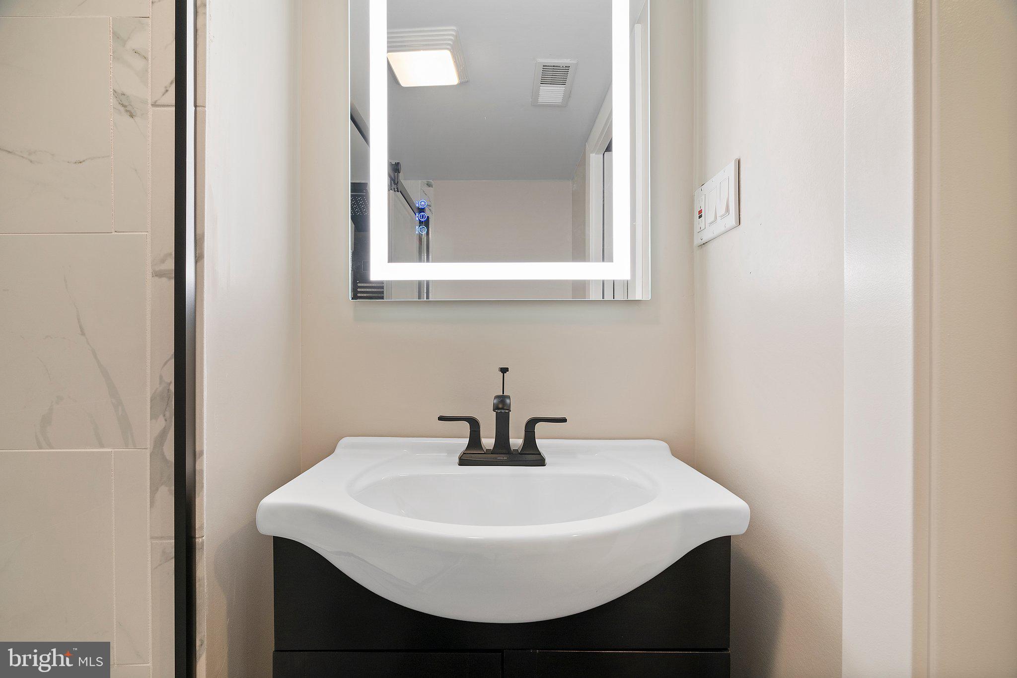 1825 Ashurst Road Philadelphia, PA 19151 - Photo 12 of 37