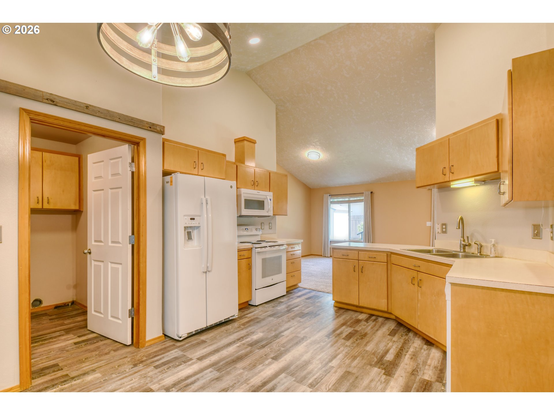 1614 Southwest 3rd Street Pendleton, OR 97801 - Photo 10 of 40