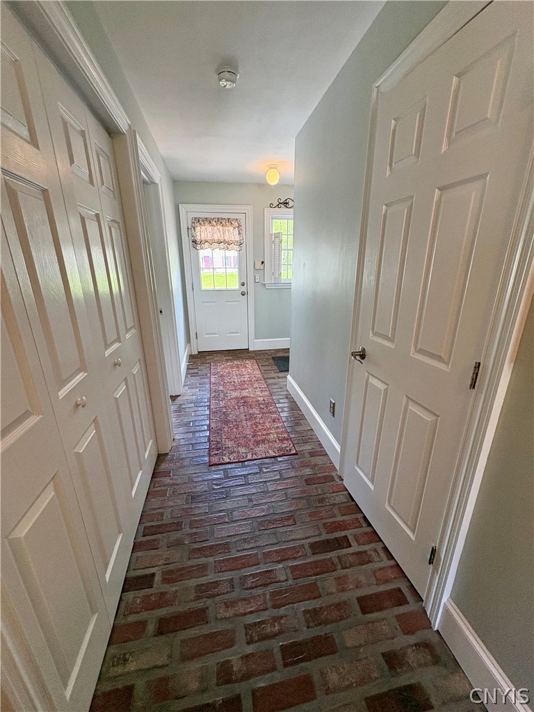 7892 East Ridge Pointe Drive Manlius, NY 13066 - Photo 20 of 46 Side entry hall.