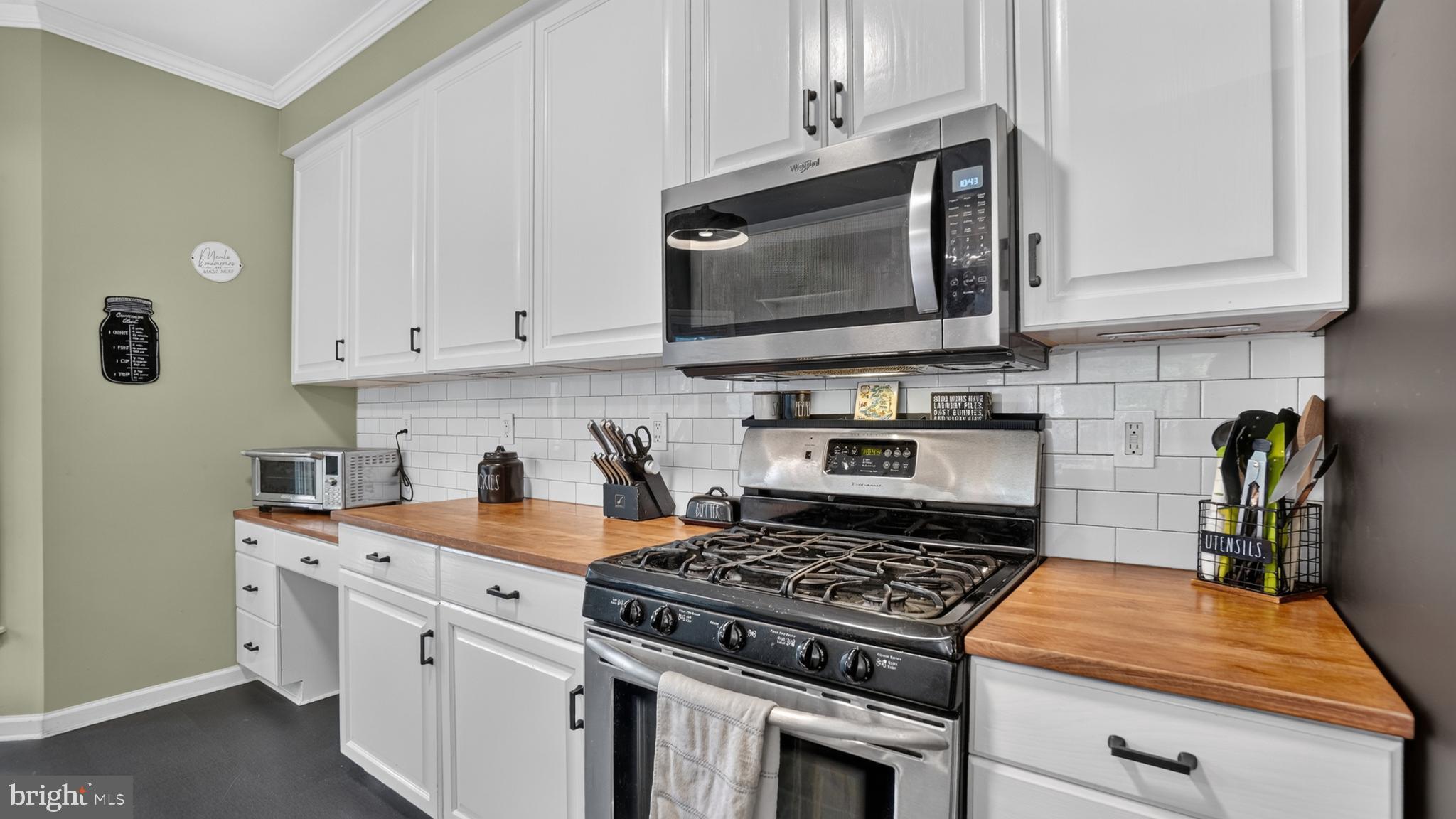 7724 Locust Grove Road Glen Burnie, MD 21060 - Photo 7 of 74 Gas Range