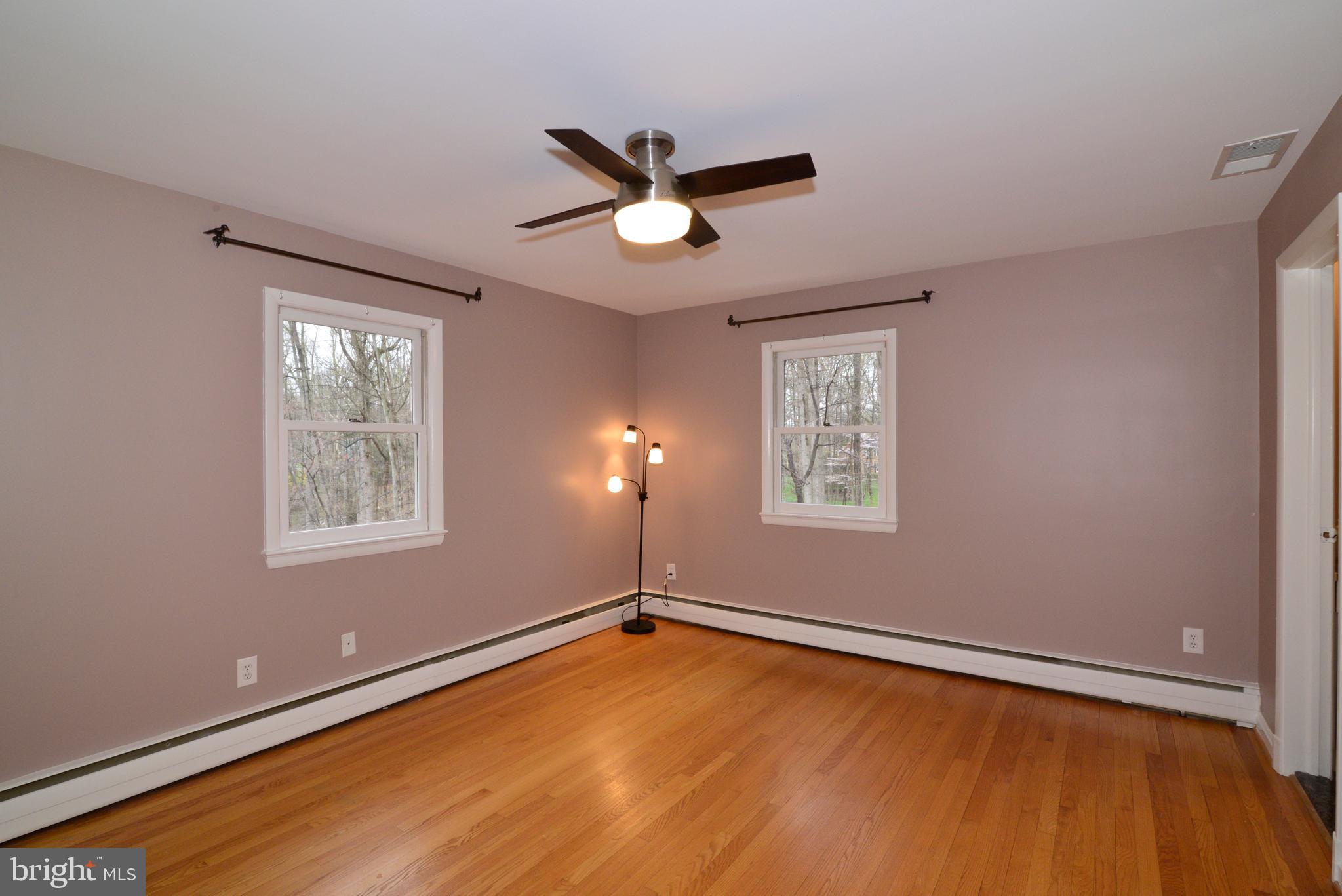 9600 Clarks Crossing Road Vienna, VA 22182 - Photo 30 of 79 Bedroom 2 en-suite