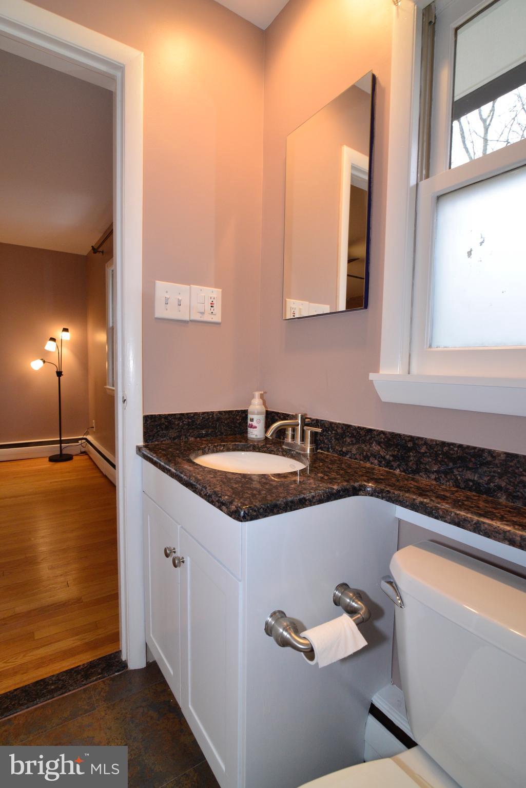 9600 Clarks Crossing Road Vienna, VA 22182 - Photo 34 of 79 Full bathroom 2