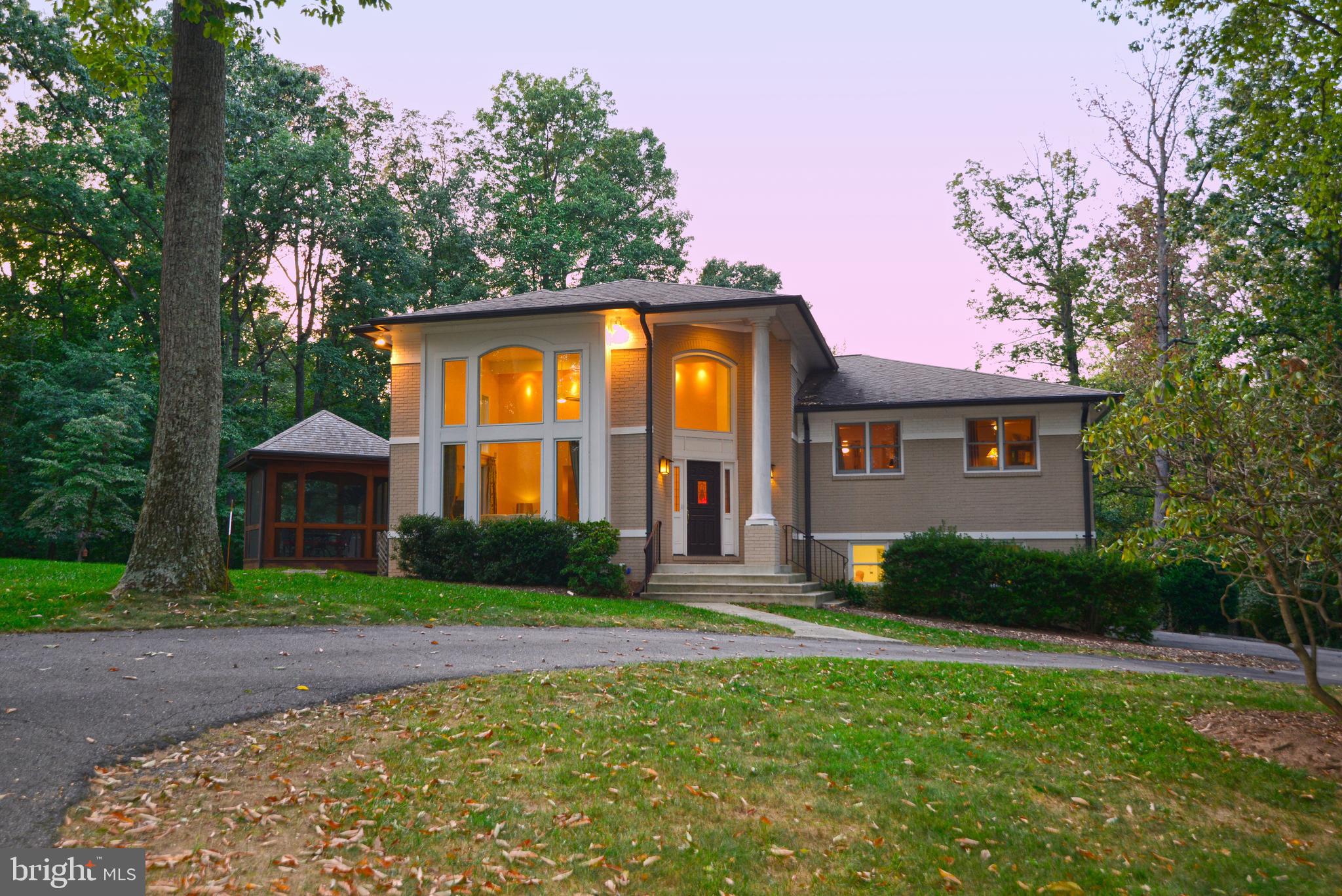 9600 Clarks Crossing Road Vienna, VA 22182 - Photo 41 of 79 Driveway up to front