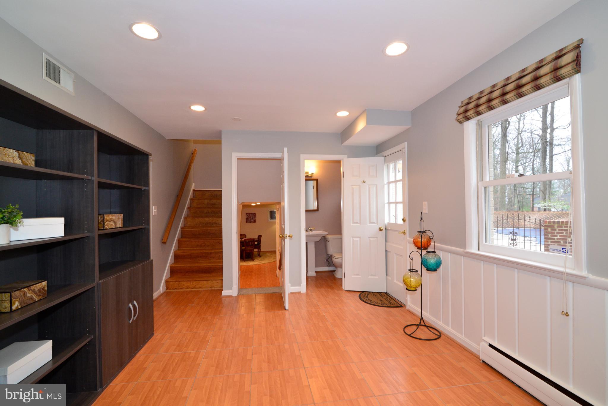 9600 Clarks Crossing Road Vienna, VA 22182 - Photo 42 of 79 Den/Office/Study