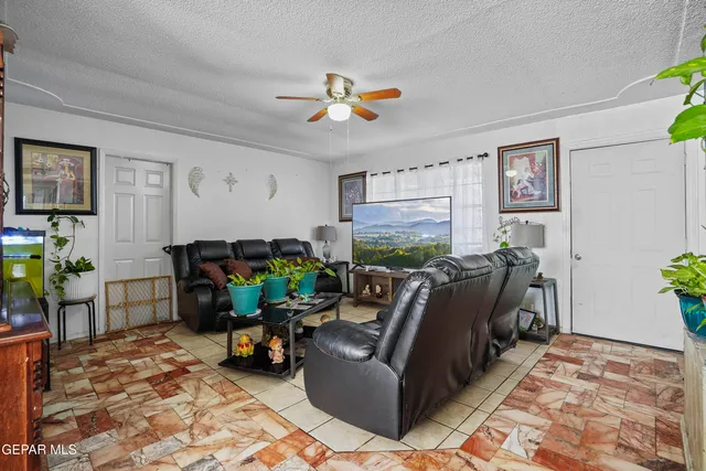 $129,888 | 174 Lake Candelwood Court, El Paso, TX 79928