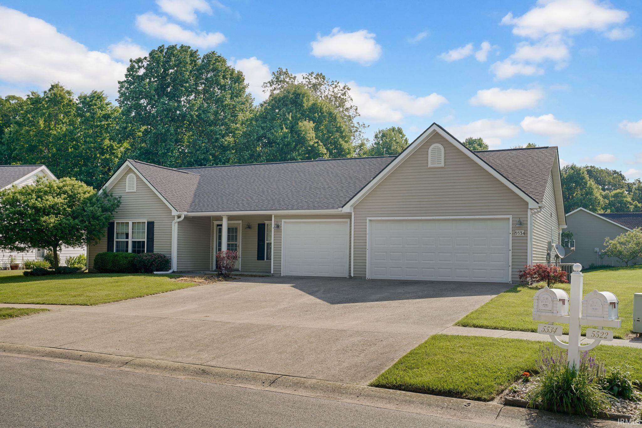 5534 North Andrea Drive Bloomington, IN 47404 - Photo 3 of 27