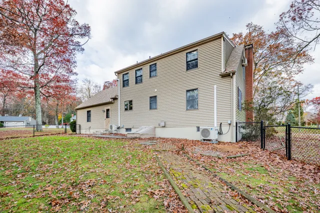 $375,000 | 15 Jan Road, Bristol, CT 06010