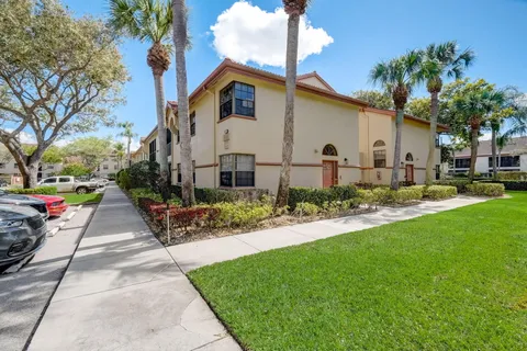 $225,000 | 5091 Splendido Court, Unit N, Boynton Beach, FL 33437