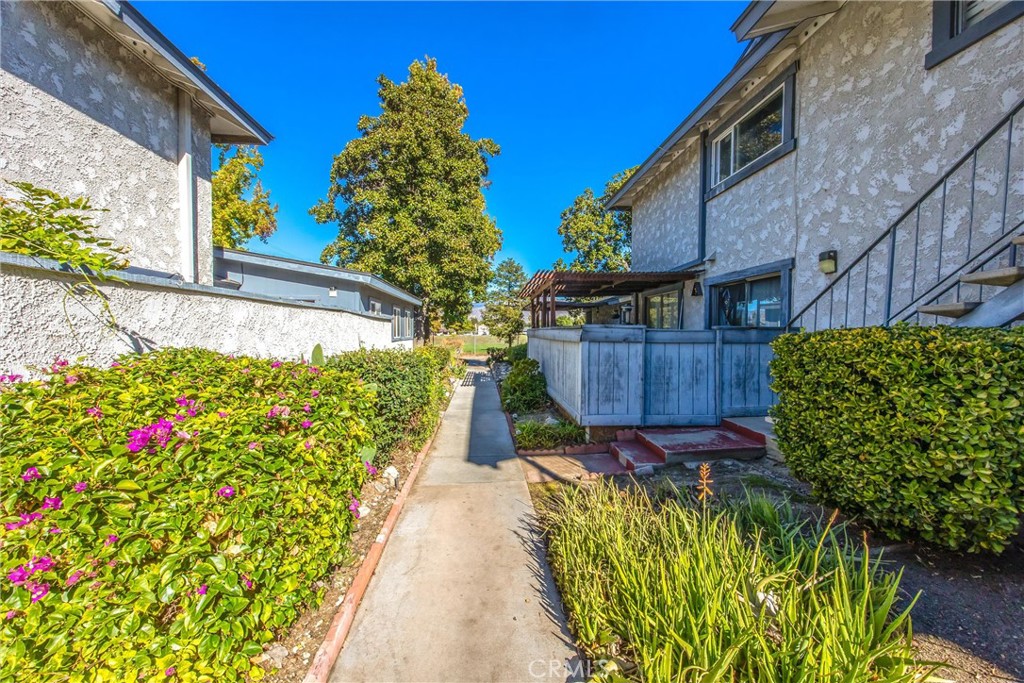 1374 Church Street Redlands, CA 92374 - Photo 3 of 30